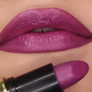 BRIGHT SHINY RED LIPSTICK