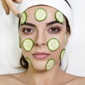 HOW DOES ALOE VERA CUCUMBER GEL REMOVE DARK CIRCLES?